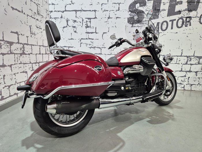 2018 Moto Guzzi California Touring SE California Red