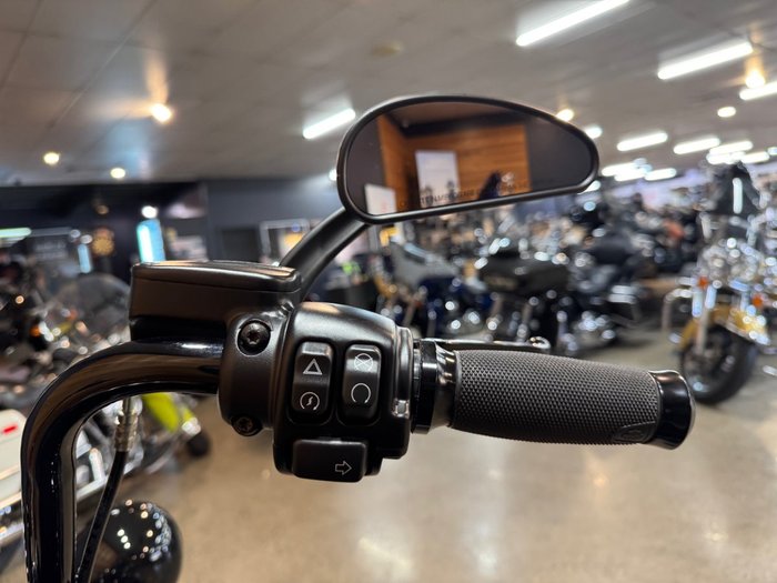 2022 Harley-davidson FLHCS HERITAGE CLASSIC 114 Black