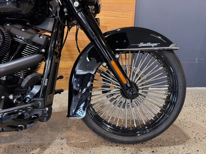2022 Harley-davidson FLHCS HERITAGE CLASSIC 114 Black