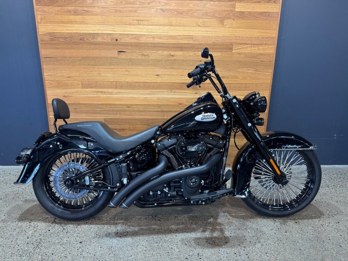 2022 Harley-davidson FLHCS HERITAGE CLASSIC 114 Black