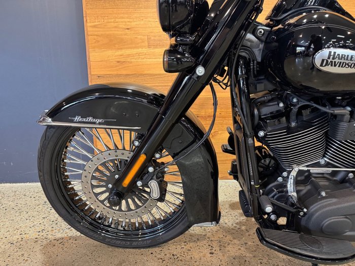2022 Harley-davidson FLHCS HERITAGE CLASSIC 114 Black