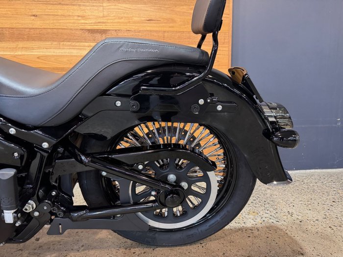 2022 Harley-davidson FLHCS HERITAGE CLASSIC 114 Black