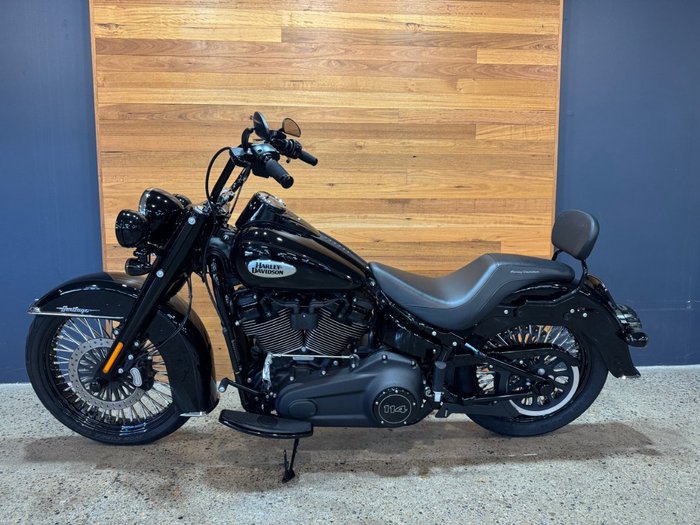 2022 Harley-davidson FLHCS HERITAGE CLASSIC 114 Black