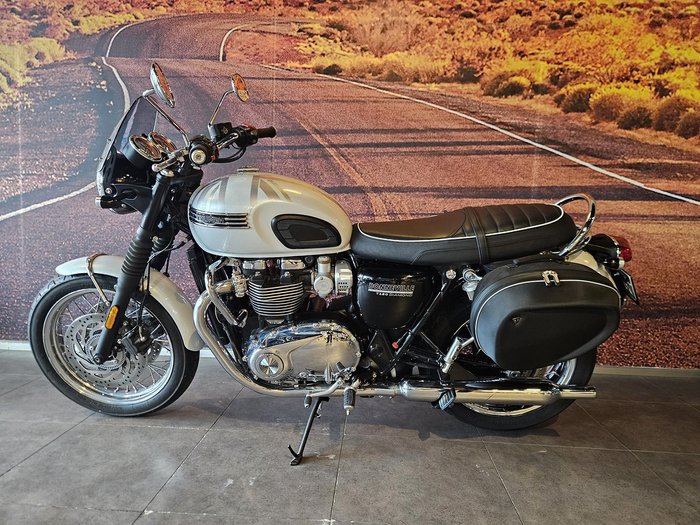 2019 Triumph Bonneville T120 Diamond Bonneville White