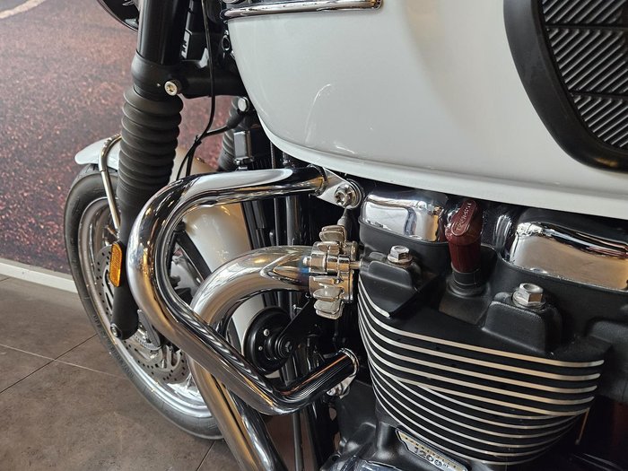 2019 Triumph Bonneville T120 Diamond Bonneville White