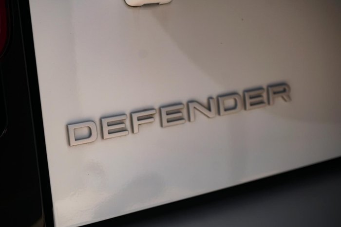 2024 Land Rover Defender 110 D250 Hard Top S