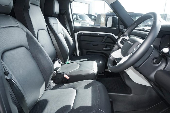 2024 Land Rover Defender 110 D250 Hard Top S