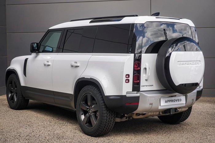 2024 Land Rover Defender 110 D250 Hard Top S