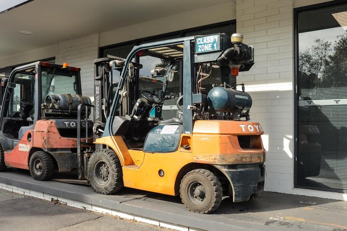 2001 Toyota 62-7Fd25 Forklift Orange