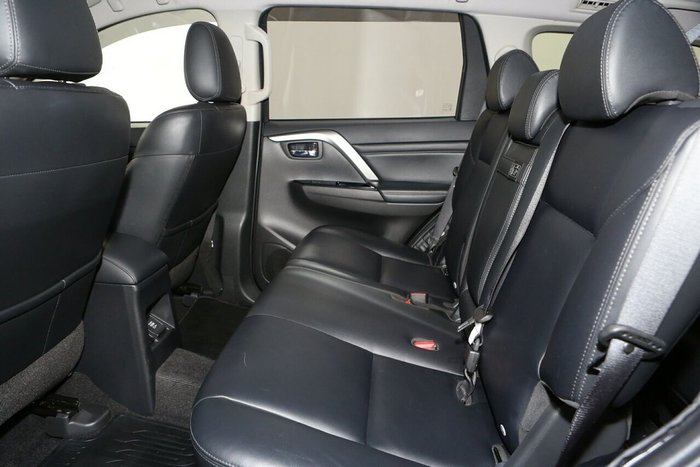 2020 Mitsubishi Pajero Sport GLS
