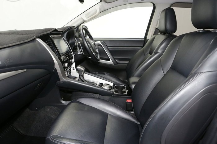 2020 Mitsubishi Pajero Sport GLS