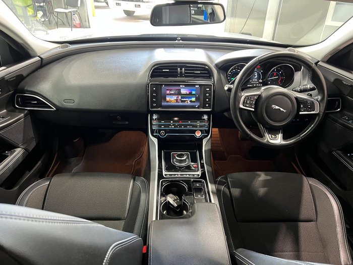 2017 Jaguar XE 20d R-Sport X760 MY17 Glacier White