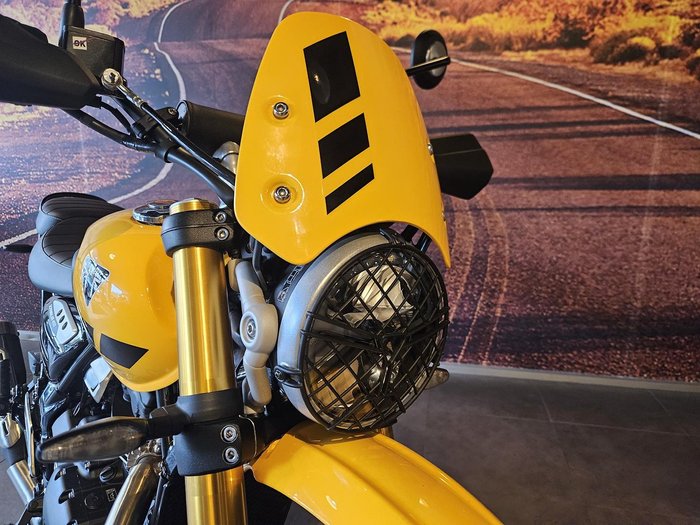 2025 Triumph Scrambler 400 XC Scrambler Yellow