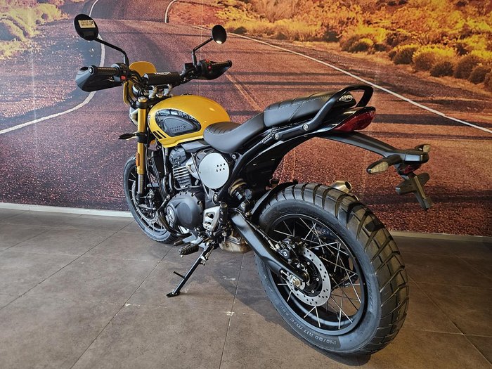 2025 Triumph Scrambler 400 XC Scrambler Yellow