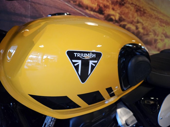 2025 Triumph Scrambler 400 XC Scrambler Yellow