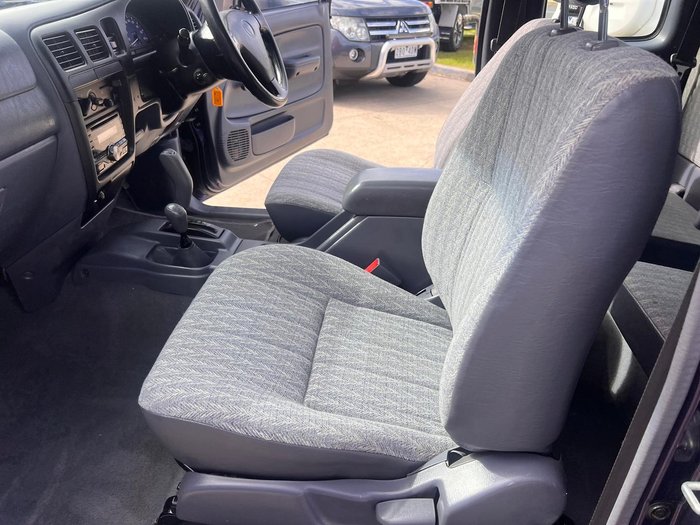 2003 Toyota Hilux VZN172R MY02 4X4 Dual Range Atlantis Blue