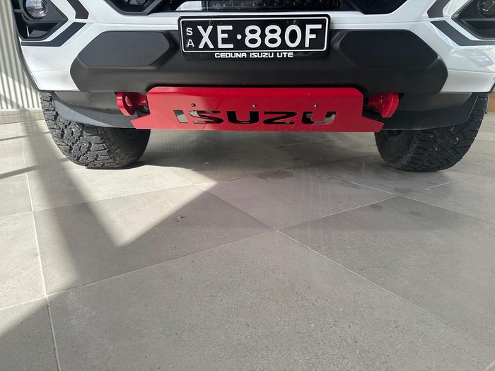 2024 Isuzu D-MAX BLADE