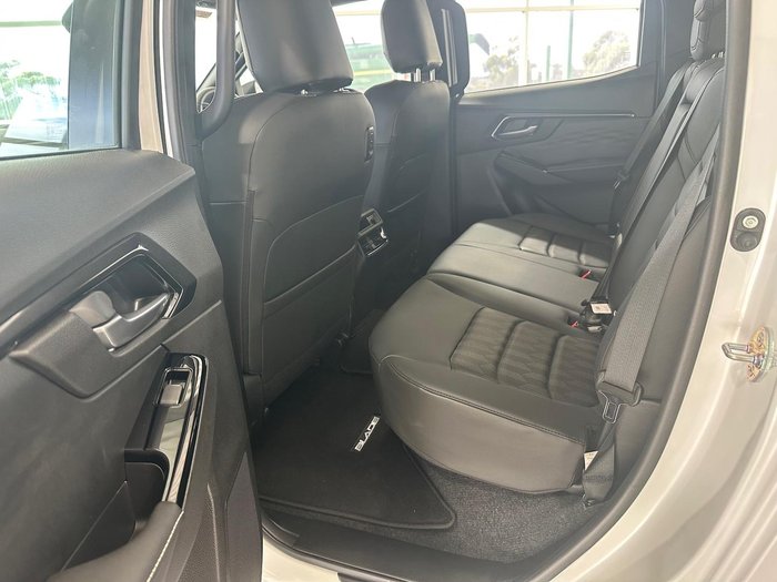 2024 Isuzu D-MAX BLADE