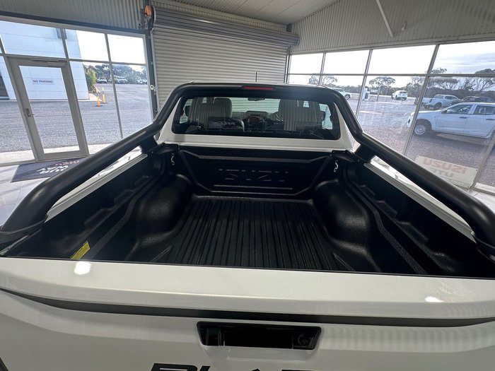 2024 Isuzu D-MAX BLADE