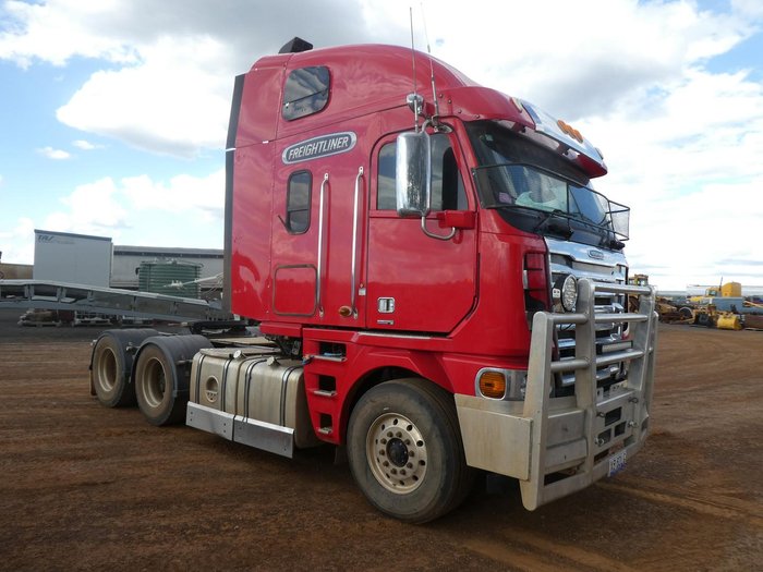 2013 FREIGHTLINER Argosy RED