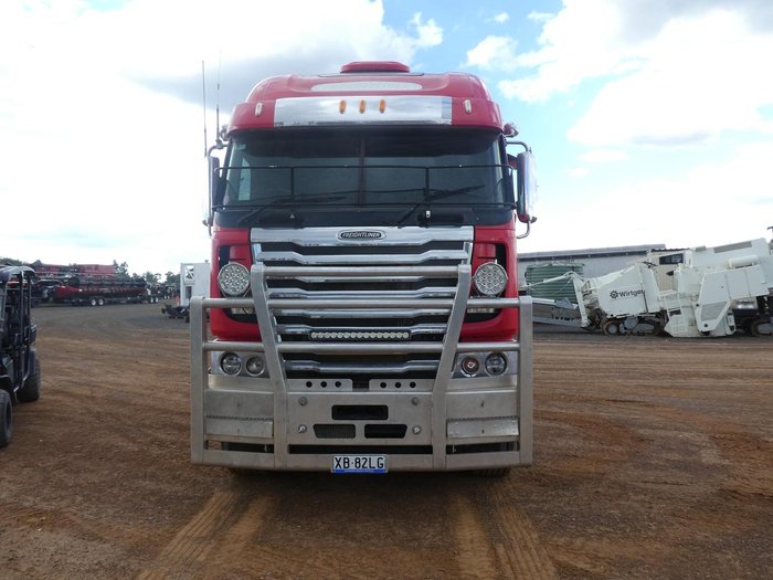 2013 FREIGHTLINER Argosy RED