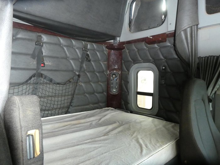 2013 FREIGHTLINER Argosy RED