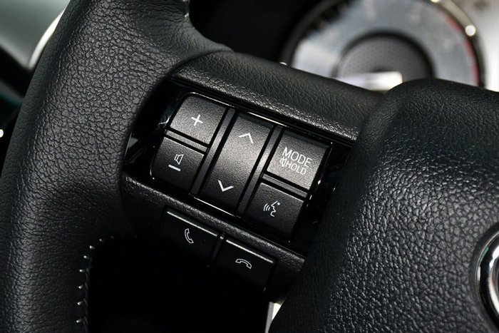 2025 Toyota Hilux SR5 48V