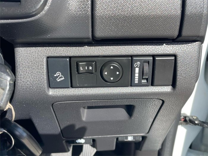 2017 Isuzu D-MAX SX High Ride MY17 4x2 Splash White