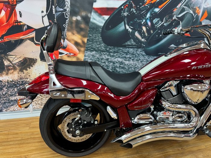 2018 Suzuki VZR 1800 BOULEVARD (M109R) MAROON