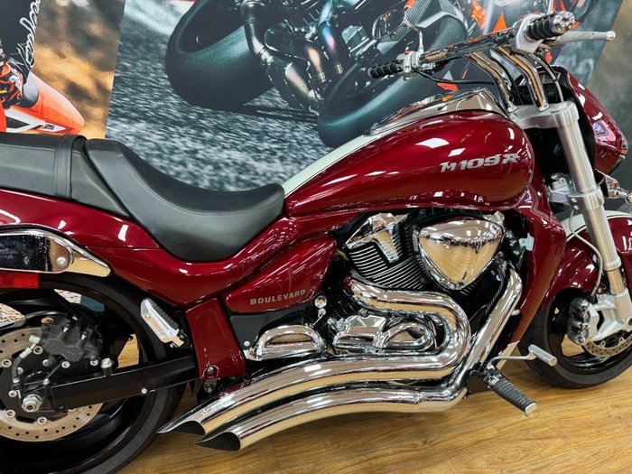 2018 Suzuki VZR 1800 BOULEVARD (M109R) MAROON