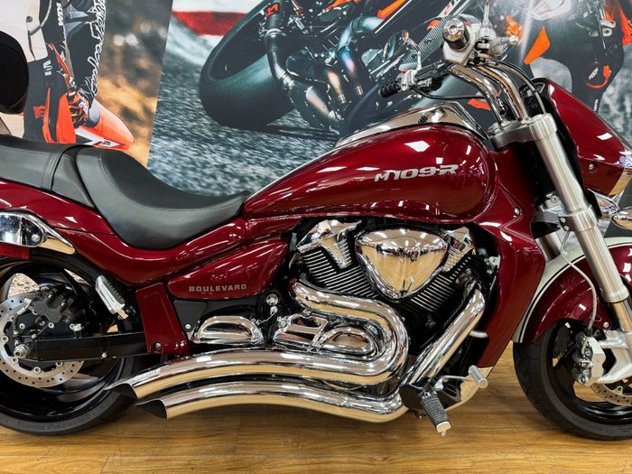 2018 Suzuki VZR 1800 BOULEVARD (M109R) MAROON