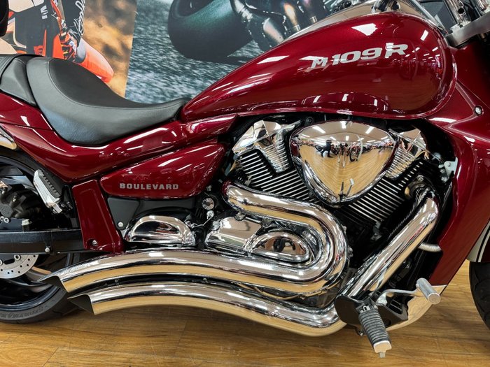 2018 Suzuki VZR 1800 BOULEVARD (M109R) MAROON
