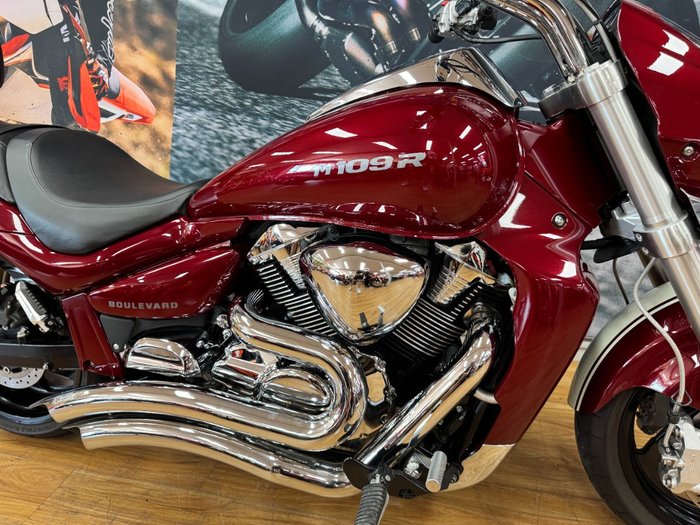 2018 Suzuki VZR 1800 BOULEVARD (M109R) MAROON