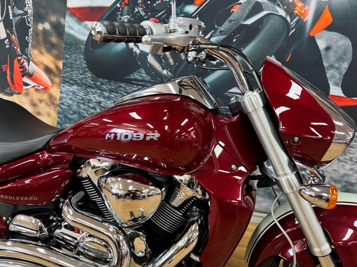 2018 Suzuki VZR 1800 BOULEVARD (M109R) MAROON