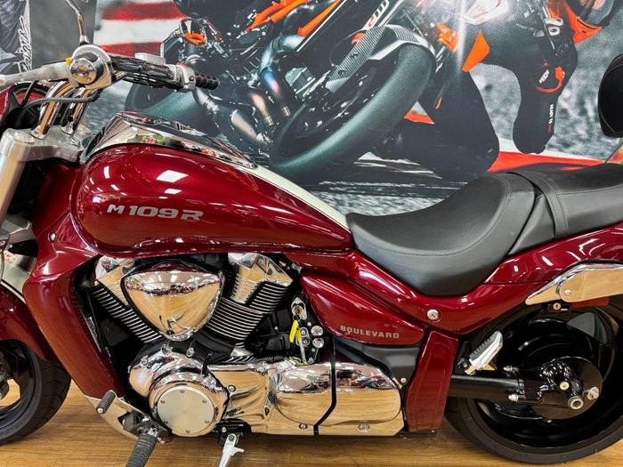2018 Suzuki VZR 1800 BOULEVARD (M109R) MAROON