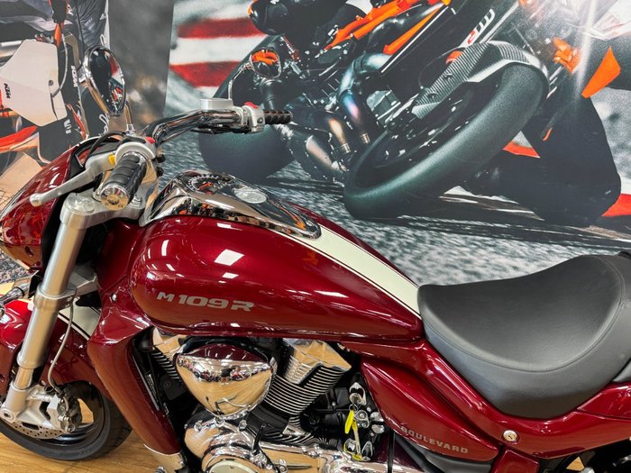 2018 Suzuki VZR 1800 BOULEVARD (M109R) MAROON
