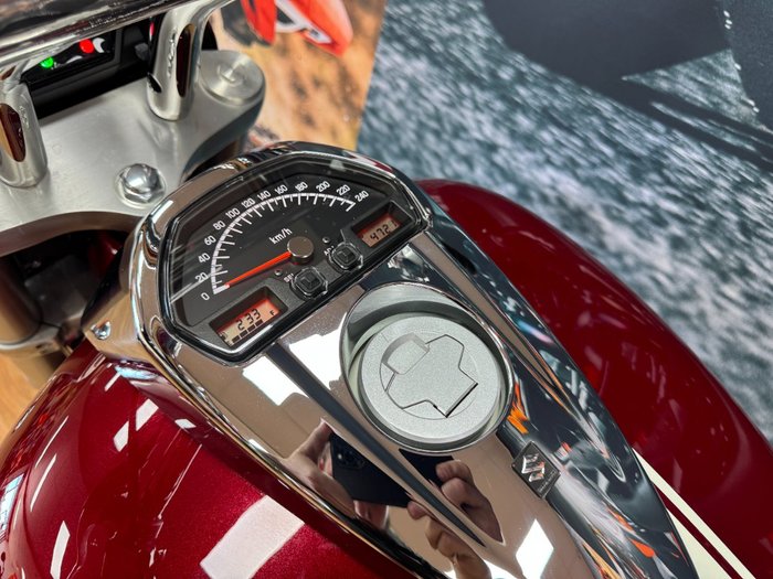 2018 Suzuki VZR 1800 BOULEVARD (M109R) MAROON