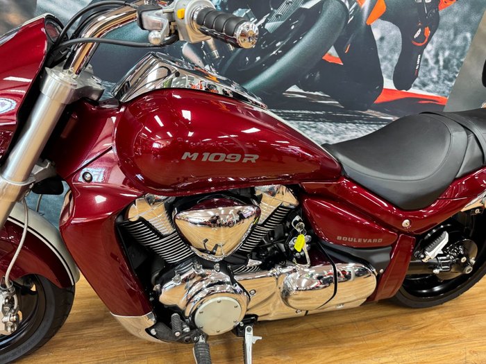 2018 Suzuki VZR 1800 BOULEVARD (M109R) MAROON