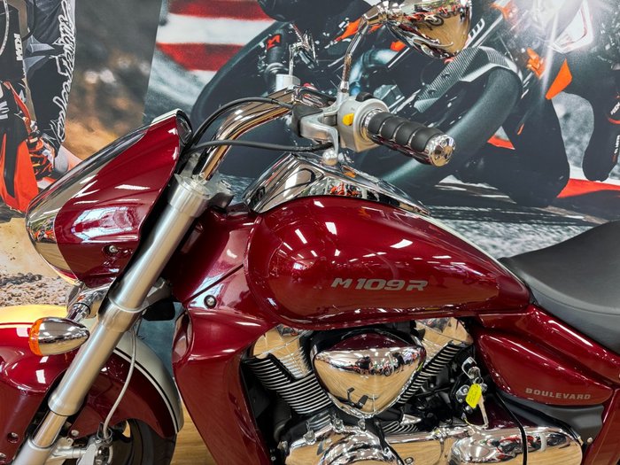 2018 Suzuki VZR 1800 BOULEVARD (M109R) MAROON