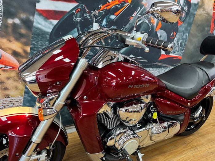 2018 Suzuki VZR 1800 BOULEVARD (M109R) MAROON