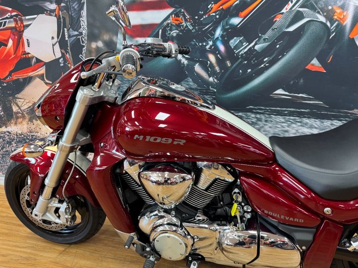 2018 Suzuki VZR 1800 BOULEVARD (M109R) MAROON