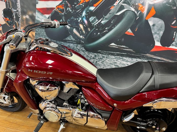 2018 Suzuki VZR 1800 BOULEVARD (M109R) MAROON