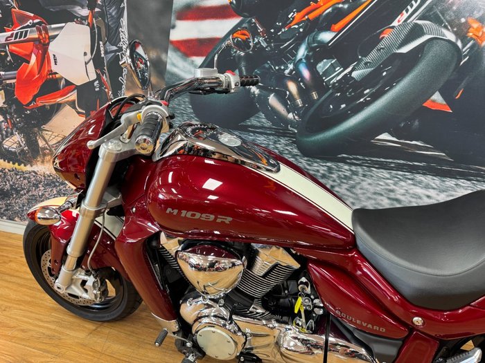 2018 Suzuki VZR 1800 BOULEVARD (M109R) MAROON