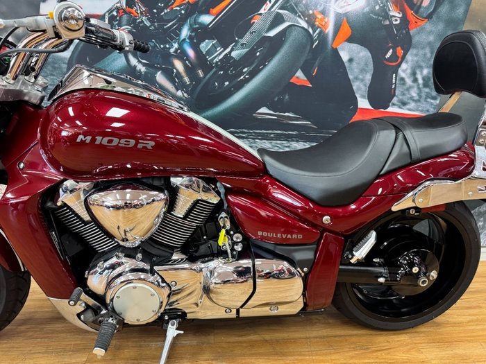 2018 Suzuki VZR 1800 BOULEVARD (M109R) MAROON