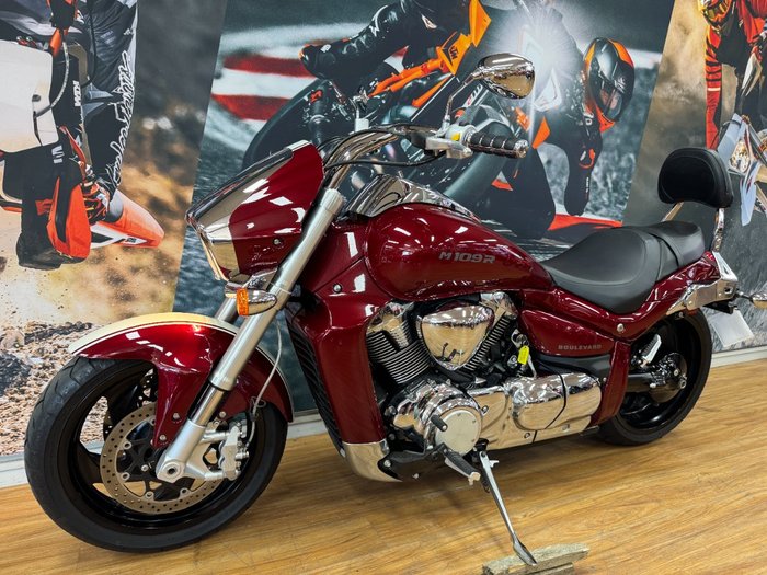 2018 Suzuki VZR 1800 BOULEVARD (M109R) MAROON