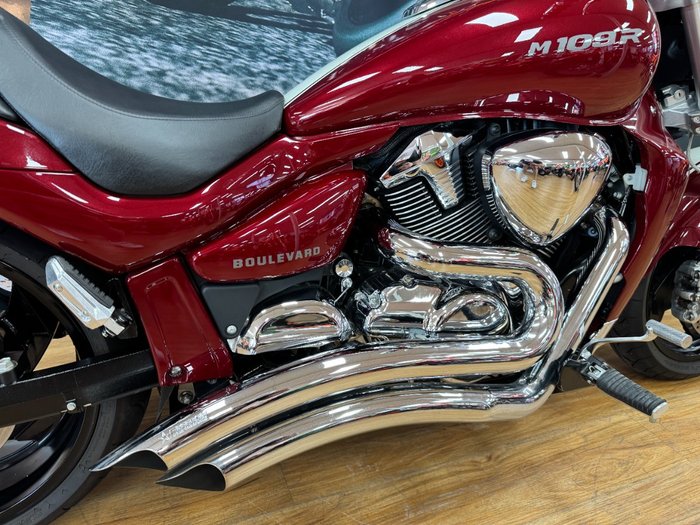 2018 Suzuki VZR 1800 BOULEVARD (M109R) MAROON