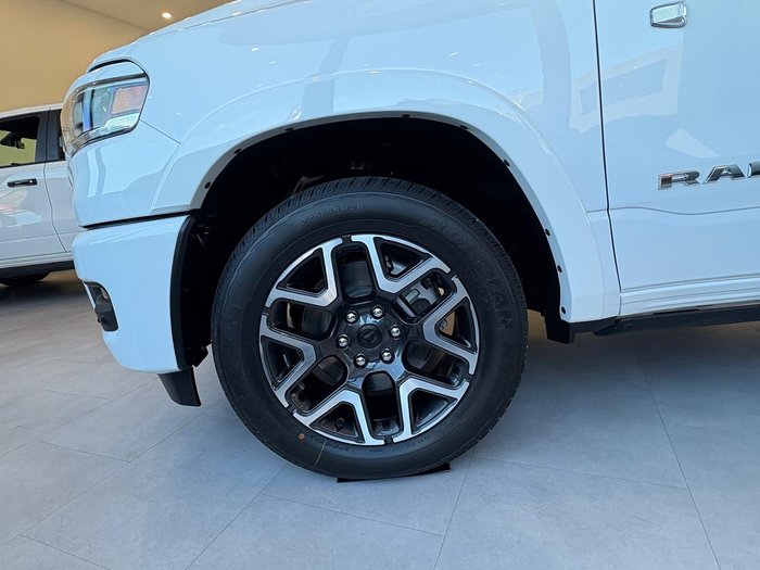 2025 RAM 1500 Laramie Sport Hurricane SO RamBox DT MY25 4X4 Dual Range Bright White