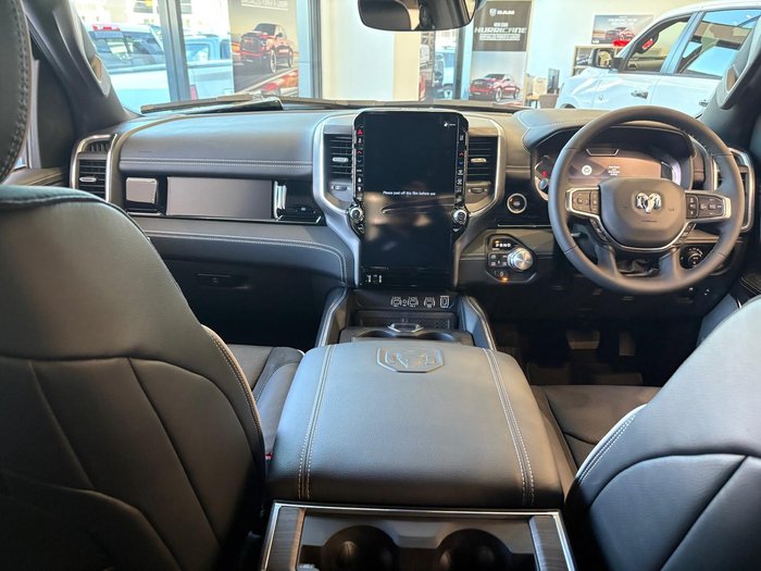 2025 RAM 1500 Laramie Sport Hurricane SO RamBox DT MY25 4X4 Dual Range Bright White