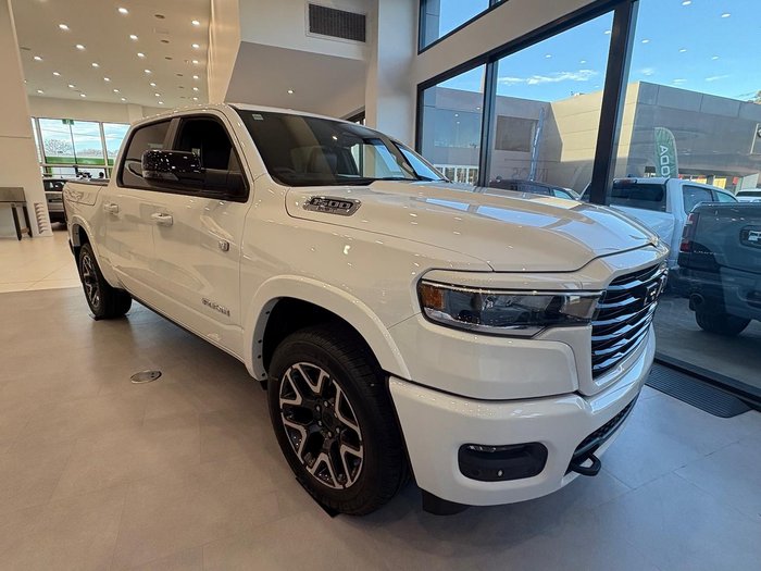 2025 RAM 1500 Laramie Sport Hurricane SO RamBox DT MY25 4X4 Dual Range Bright White
