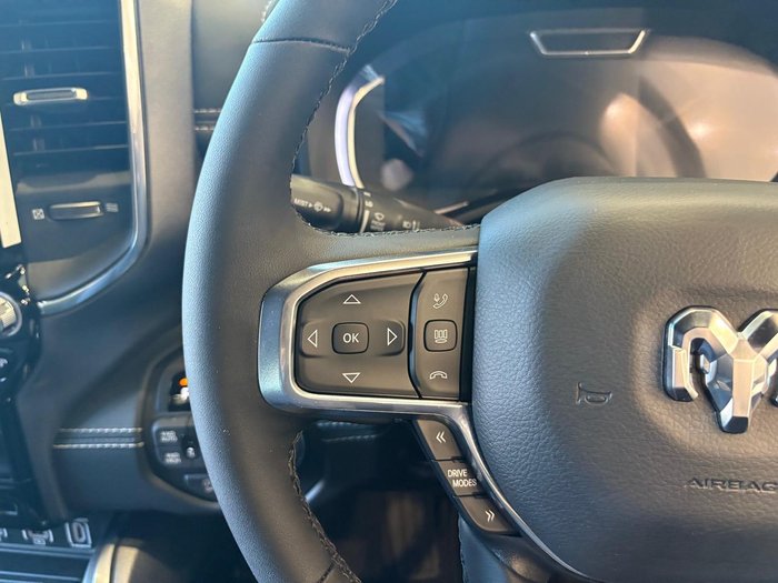 2025 RAM 1500 Laramie Sport Hurricane SO RamBox DT MY25 4X4 Dual Range Bright White